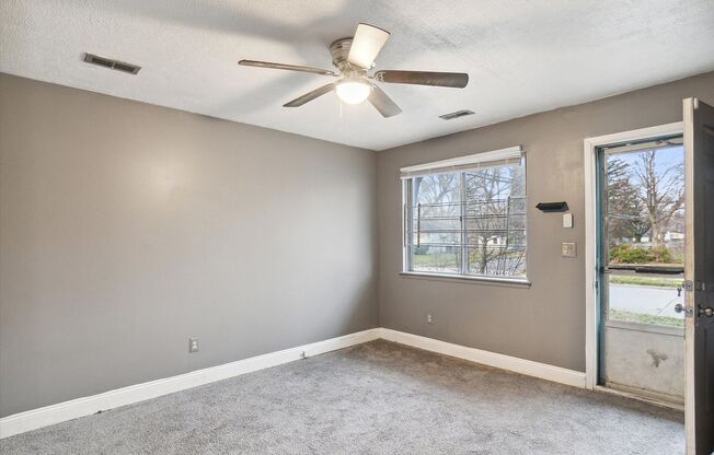 3 bedroom $1,200 - REDUCED MOVE IN COSTS FOR SECTION 8