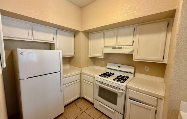 2 beds, 2 baths, $1,525, Unit # 515