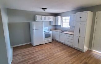 2 beds, 1 bath, $795, Unit 3015-I