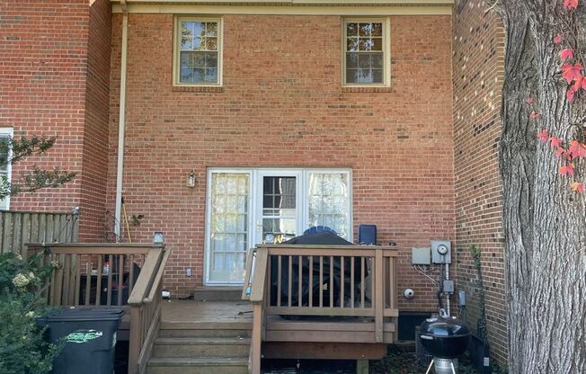 Beautiful 3 Bed 2/2 Bath Brick Townhome With Deck & Patio In Convenient The Assembly