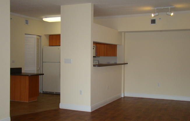 2 beds, 2 baths, $2,402