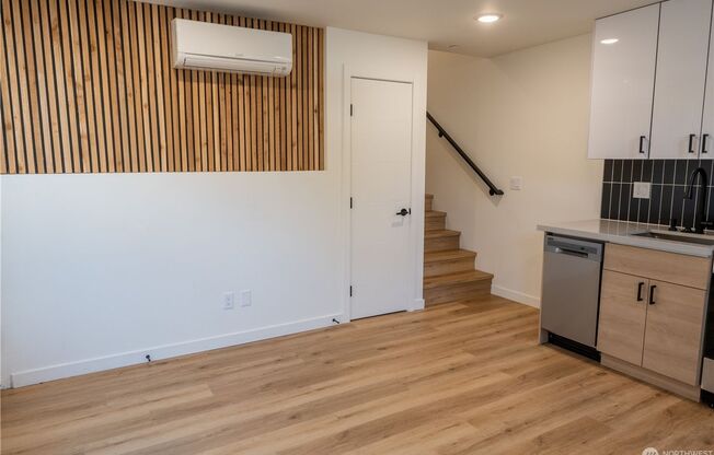 2Bd/1.75Ba Seattle Townhome