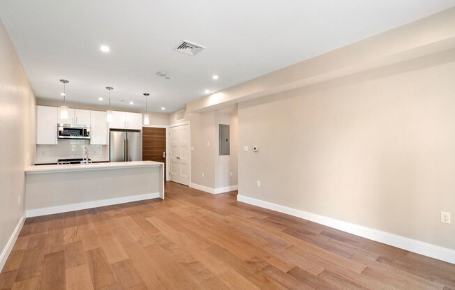1 bed, 1 bath, 659 sqft, $2,900, Unit 107