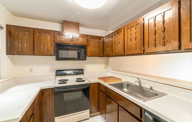 3158 Phoenix Lane - 3 bedroom | 1.5 bath | Townhouse