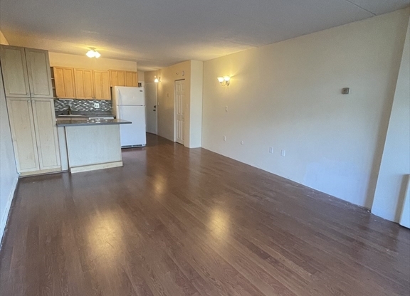 1 bed, 1 bath, 602 sqft, $2,200, Unit L32