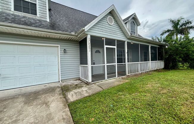 Quiet Residential Area of Cape Coral, 4/3 Home!