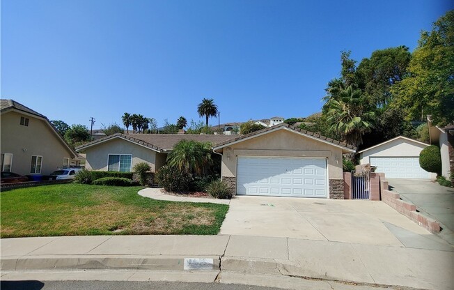 1446 E RALSTON AVE