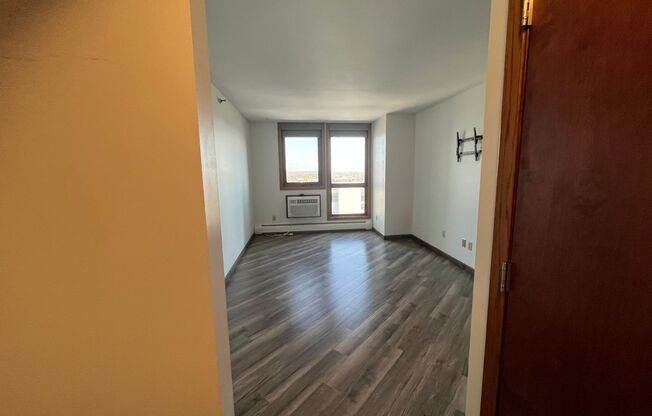 2 beds, 2 baths, $2,200, Unit UNIT 2220