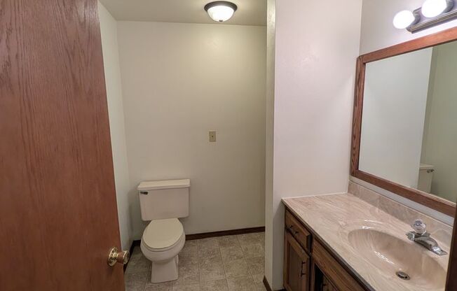 2 beds, 2 baths, 1,034 sqft, $1,279, Unit 1401 077