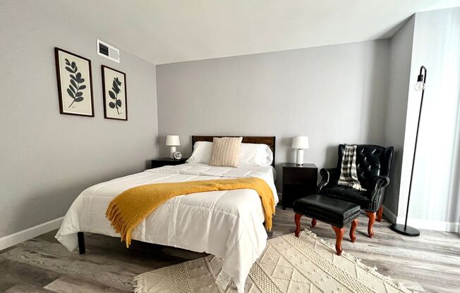 FURNISHED Scottsdale 2/bed/2bath Townhome Pool-Side