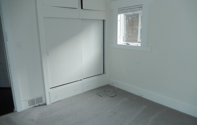 3 beds, 2 baths, $2,595