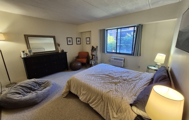 1 bed, 1.5 baths, 781 sqft, $3,000, Unit 202