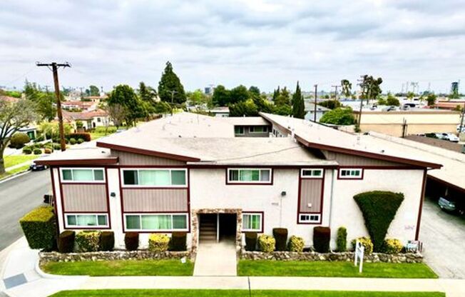 1 bed, 1 bath, $2,100, Unit 07