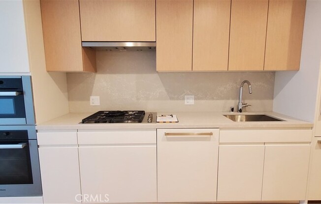 1 bed, 1 bath, 695 sqft, $2,700, Unit 2403