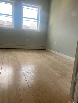 2 beds, 1 bath, $2,300