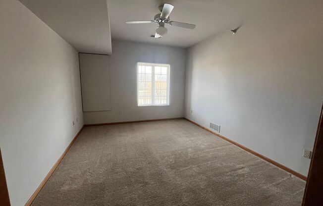 2 beds, 2 baths, 1,308 sqft, $1,785, Unit 4026