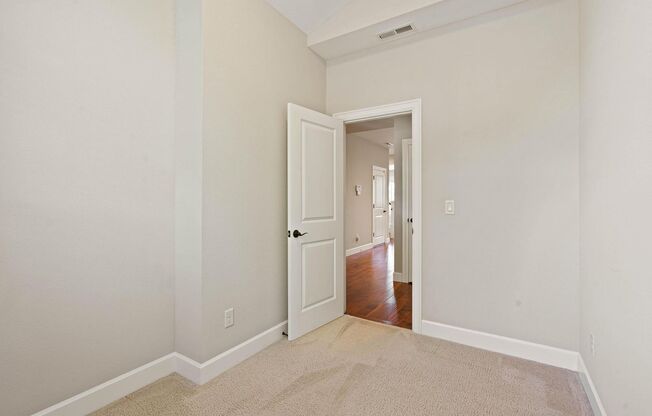 $500 off first month! Spacious 4-bdrm/3-bath in North Bethany—Garage, A/C, view, borders Forest Park