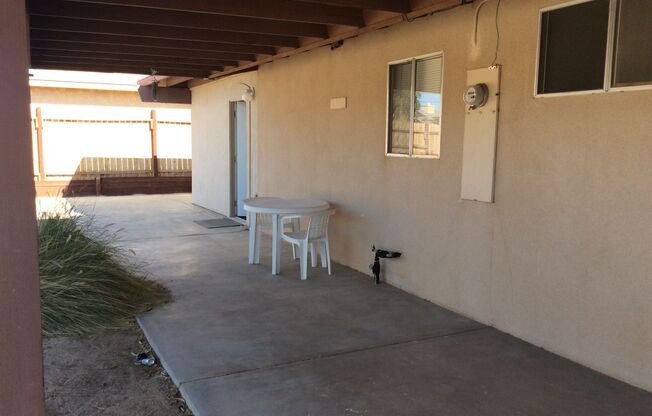 2 beds, 1 bath, $1,300