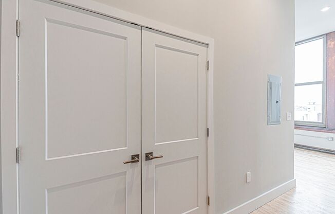 Studio, 1 bath, 388 sqft, $1,241, Unit 100