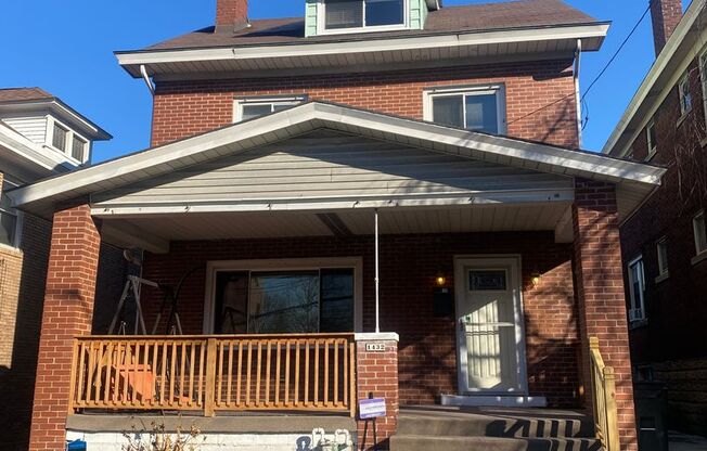 4 Bedroom/ 2 Bathroom House in Dormont Available 7/1/2026
