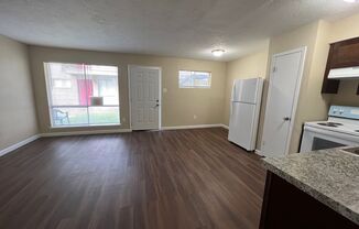 1 bed, 1 bath, 635 sqft, $750, Unit #12