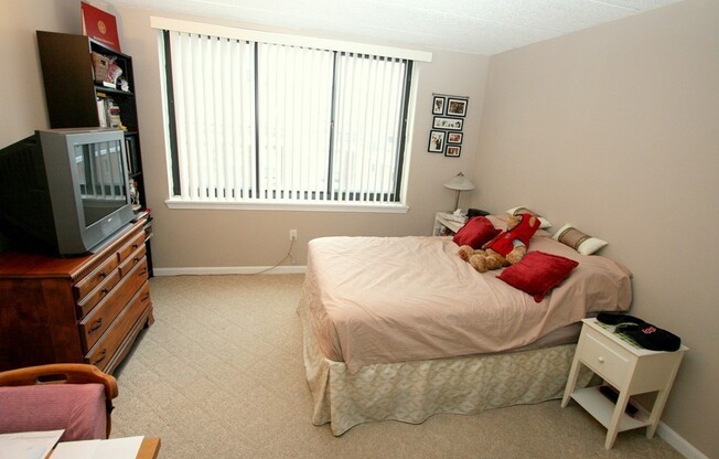 2 beds, 2 baths, 1,050 sqft, $4,150, Unit 510