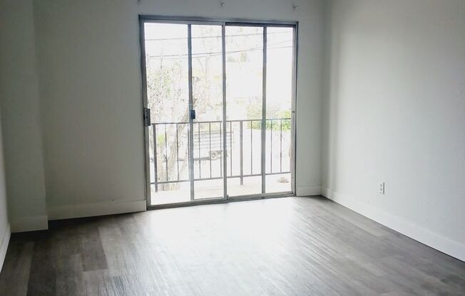 7107 Kester Ave Apmts - Van Nuys
