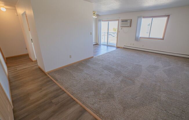 2 beds, 1 bath, 936 sqft, $850, Unit 2521-201