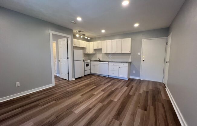1 bed, 1 bath, 450 sqft, $1,549, Unit 5326 Fifth Ave. #23