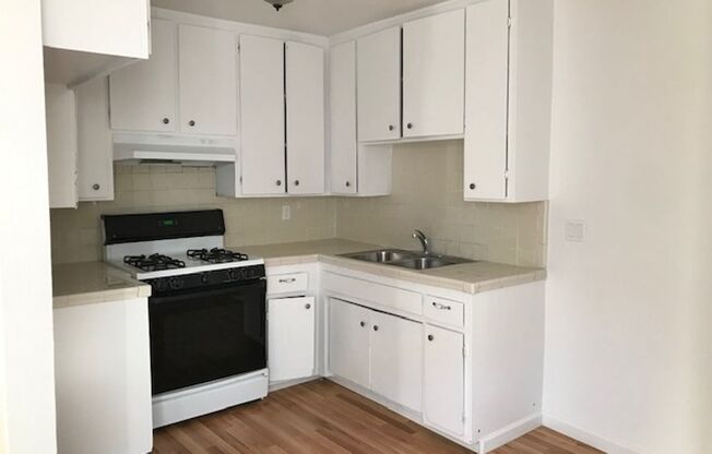 2 beds, 1 bath, 750 sqft, $2,095, Unit 0003