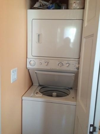 2 beds, 1 bath, 1,200 sqft, $2,600, Unit 2