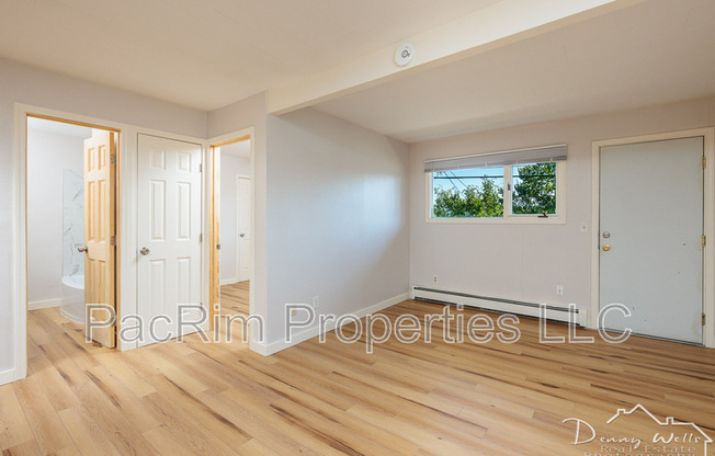 1807 W 36 AVE