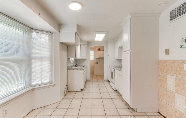 1300 NW 106th St