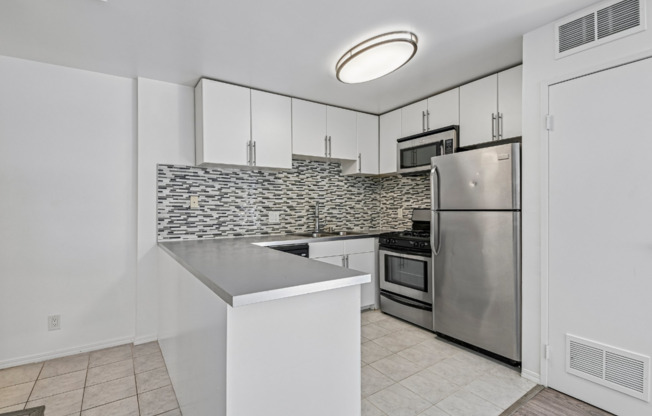 HAR - Harvard Apartments