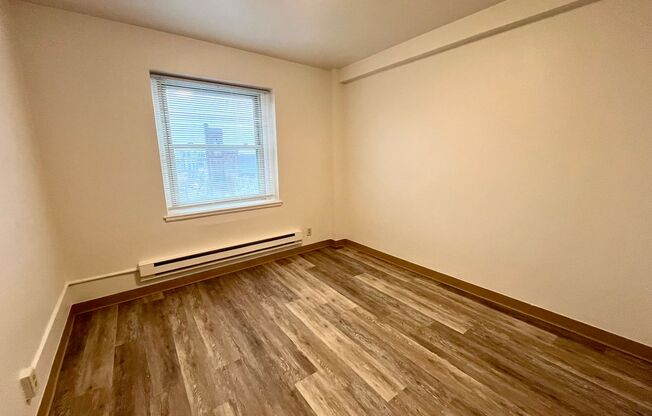 1 bed, 1 bath, $900, Unit 704