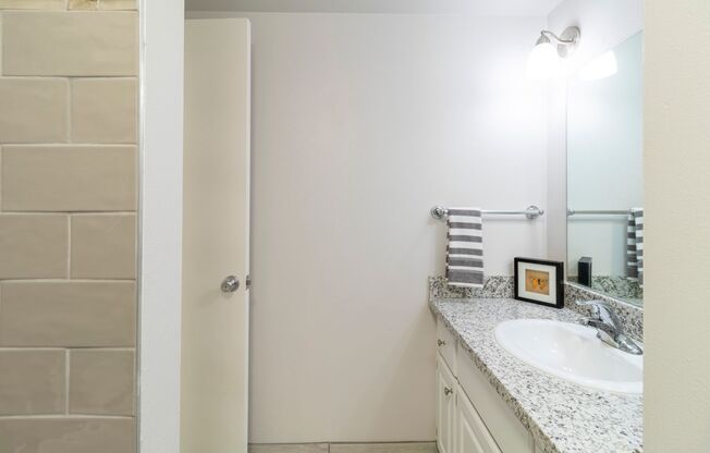 1 bed, 1.5 baths, 1,050 sqft, $1,800, Unit 201