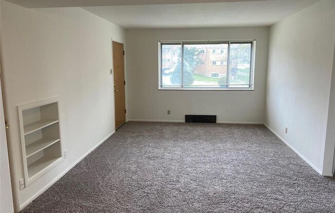 2 beds, 1 bath, 750 sqft, $900