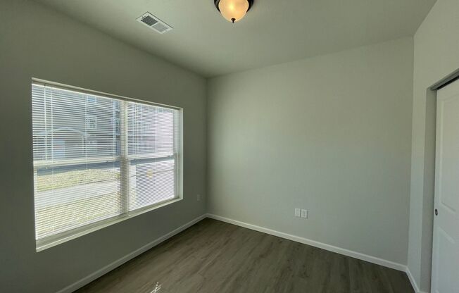 2 beds, 2 baths, 891 sqft, $1,150, Unit 1140-111