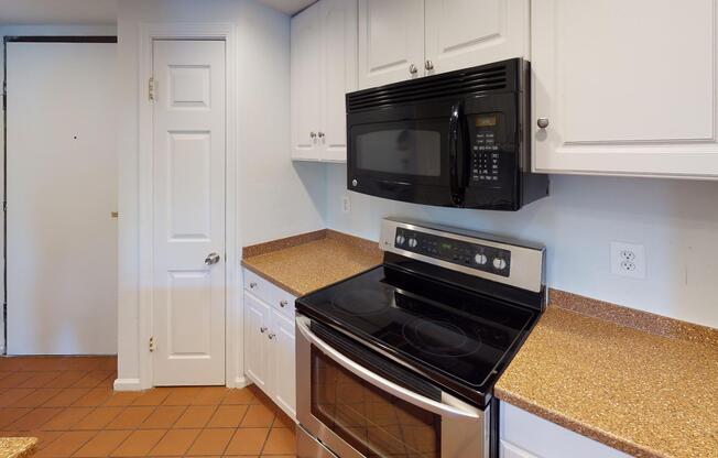 2725 CONNECTICUT AVE NW #606