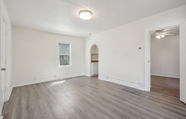 Charming 2 bed 1 bath Bungalow