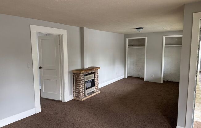 350 - 301 Elmwood Ave.