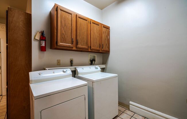 4 beds, 2 baths, $1,995, Unit 1281