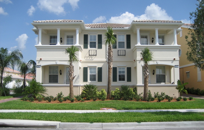 Deluxe, Spacious 3/3 Townhouse in Village Walk of Lake Nona