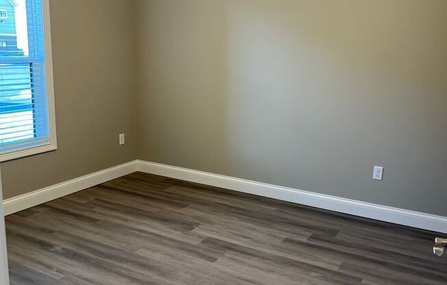 2 beds, 2 baths, 979 sqft, $1,130, Unit 911