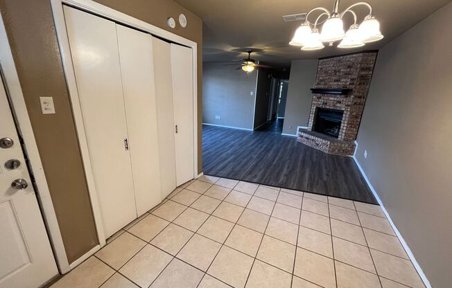 2 beds, 1 bath, 1,074 sqft, $895, Unit A