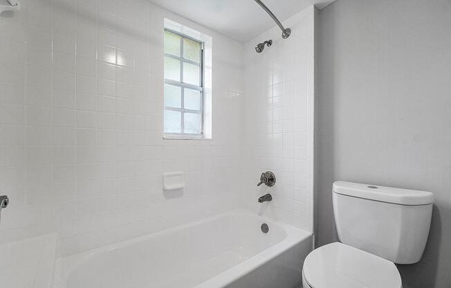 STUNNING BATHROOM LAYOUTS