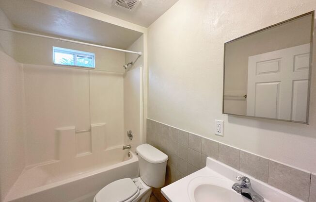 1 bed, 1 bath, $1,350, Unit Unit I