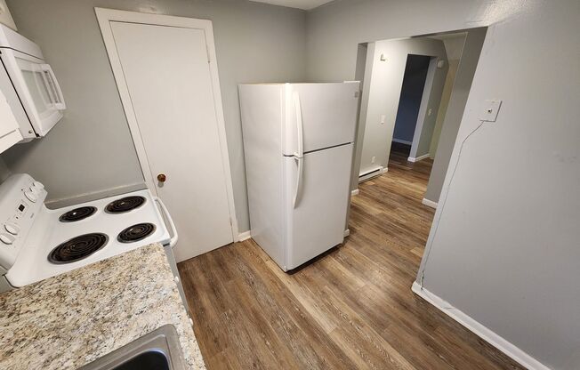 1 bed, 1 bath, $1,350, Unit 3F