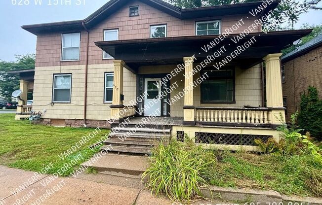 628 W 15 ST