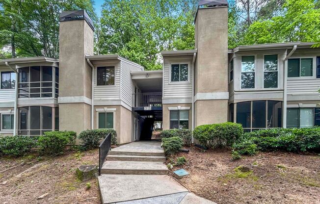 Charming 1 BR/1 BA Condo in Gated Sandy Springs Community – Prime Location!